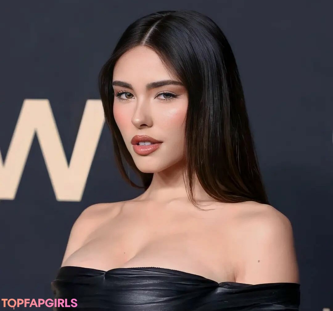 Nacktes geleaktes OnlyFans-Foto von Madison Beer #1581