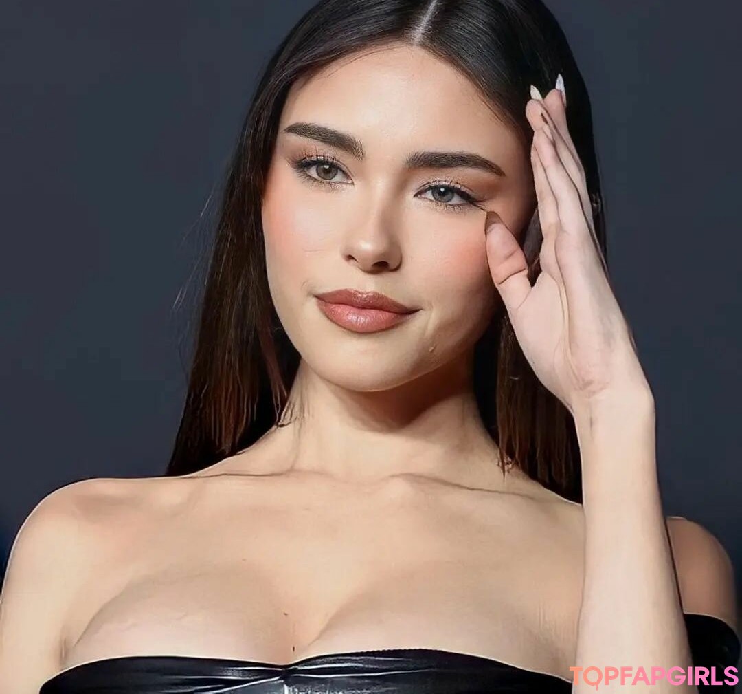 Nacktes geleaktes OnlyFans-Foto von Madison Beer #1584