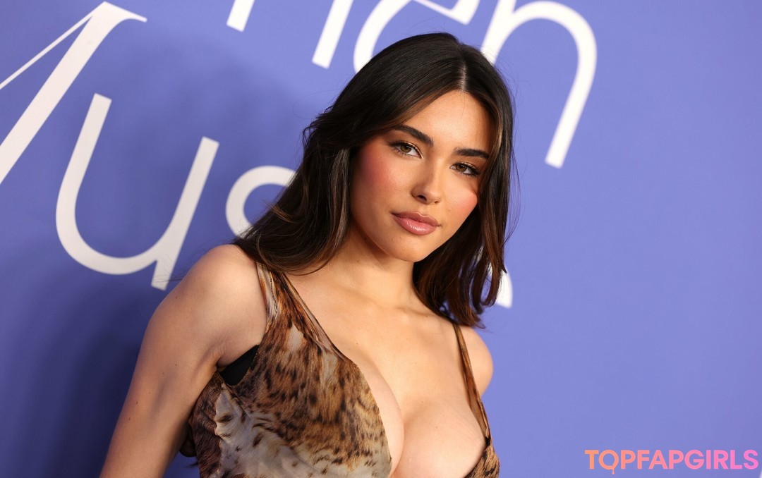 Nacktes geleaktes OnlyFans-Foto von Madison Beer #1654