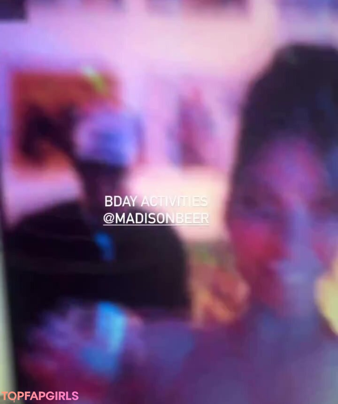 Nacktes geleaktes OnlyFans-Foto von Madison Beer #1684