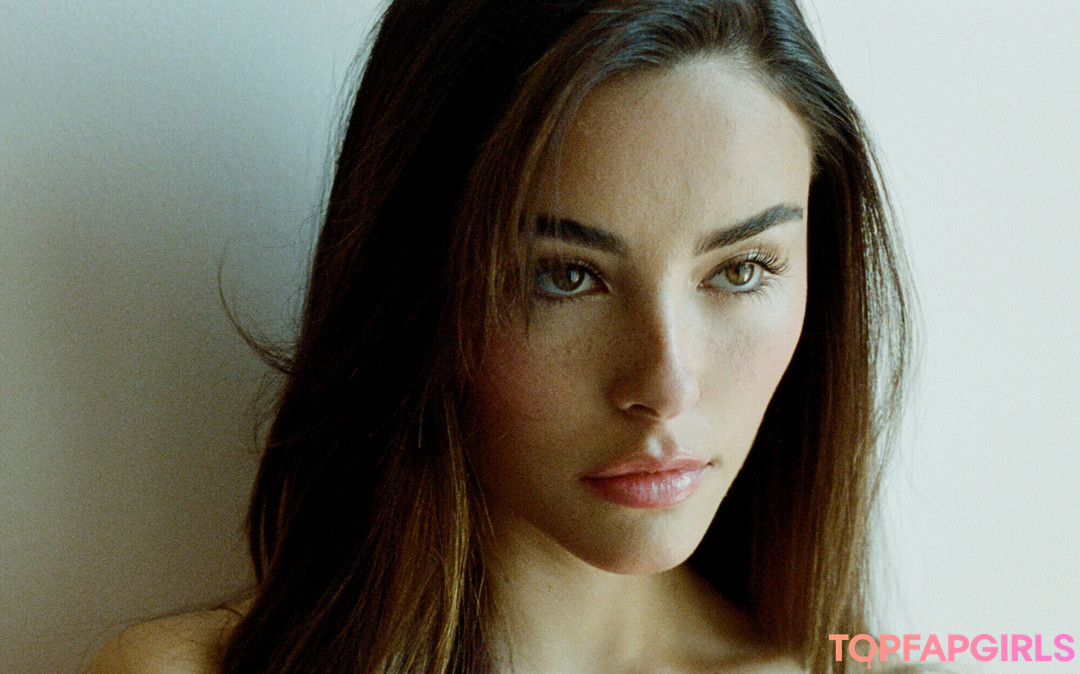 Nacktes geleaktes OnlyFans-Foto von Madison Beer #1868