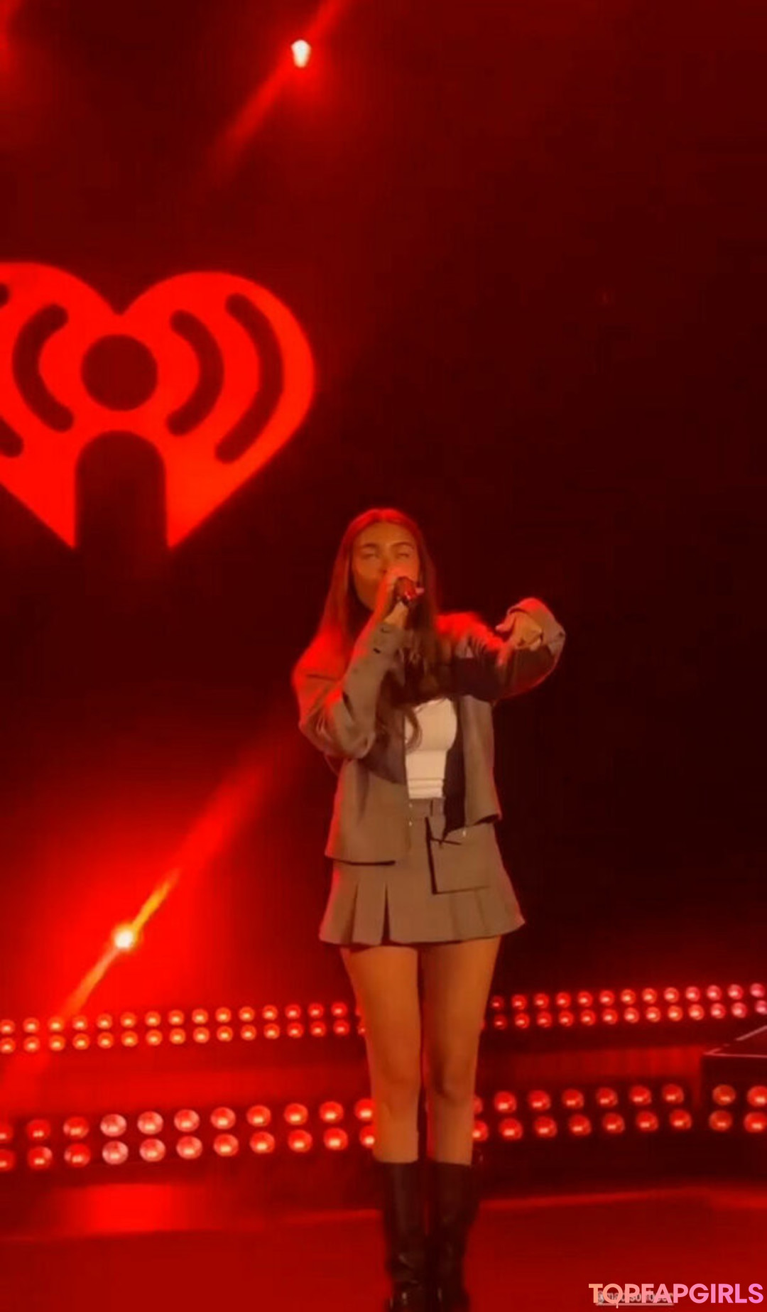Nacktes geleaktes OnlyFans-Foto von Madison Beer #1913