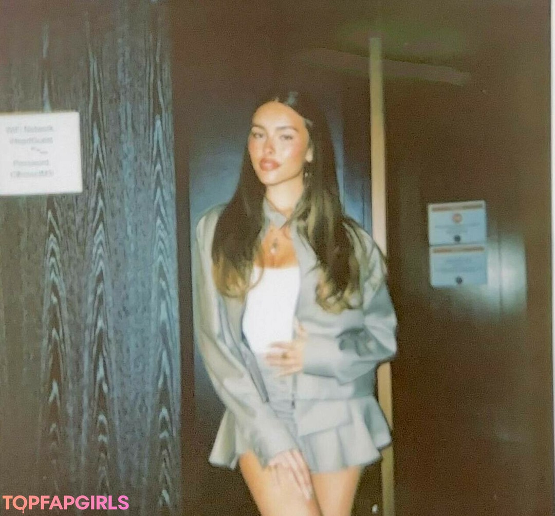Nacktes geleaktes OnlyFans-Foto von Madison Beer #1925