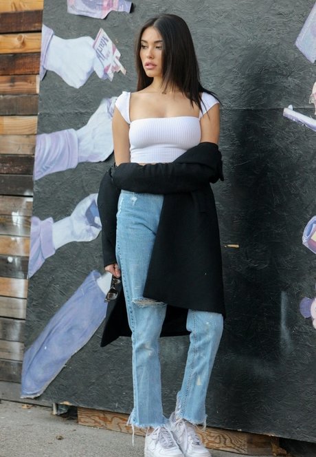 Nacktes geleaktes OnlyFans-Foto von Madison Beer