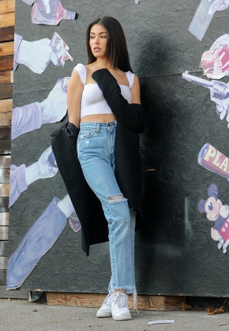 Nacktes geleaktes OnlyFans-Foto von Madison Beer