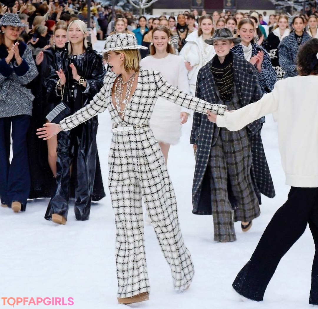 Nacktes geleaktes OnlyFans-Foto von Cara Delevingne #1086
