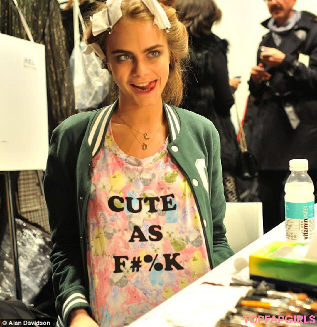 Nacktes geleaktes OnlyFans-Foto von Cara Delevingne #1228