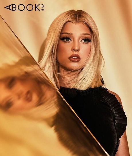 Nacktes geleaktes OnlyFans-Foto von Loren Gray