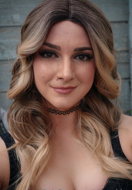 Nacktes geleaktes OnlyFans-Foto von Ashley Barron