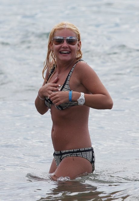 Nacktes geleaktes OnlyFans-Foto von Elisha Cuthbert