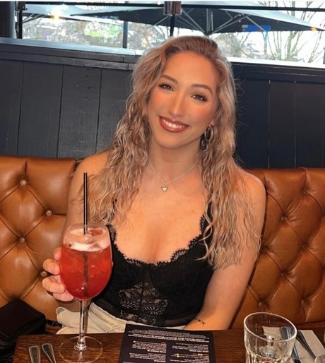 Nacktes geleaktes OnlyFans-Foto von Caitlin Beevers