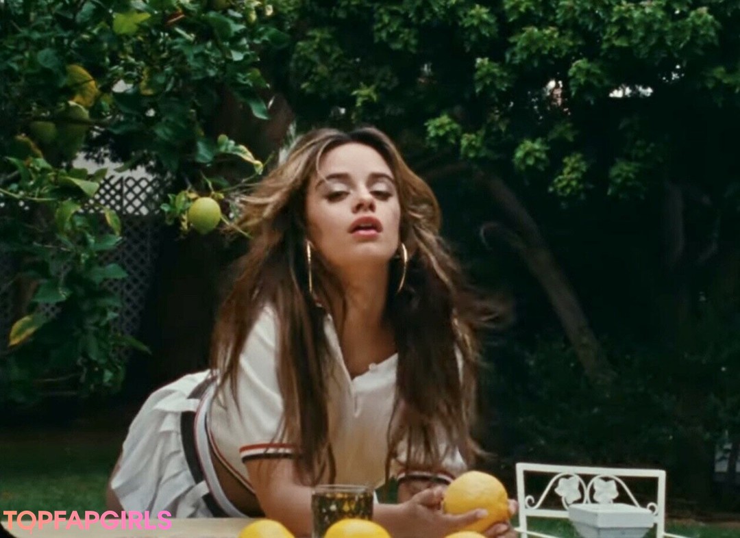 Nacktes geleaktes OnlyFans-Foto von Camila Cabello #1013