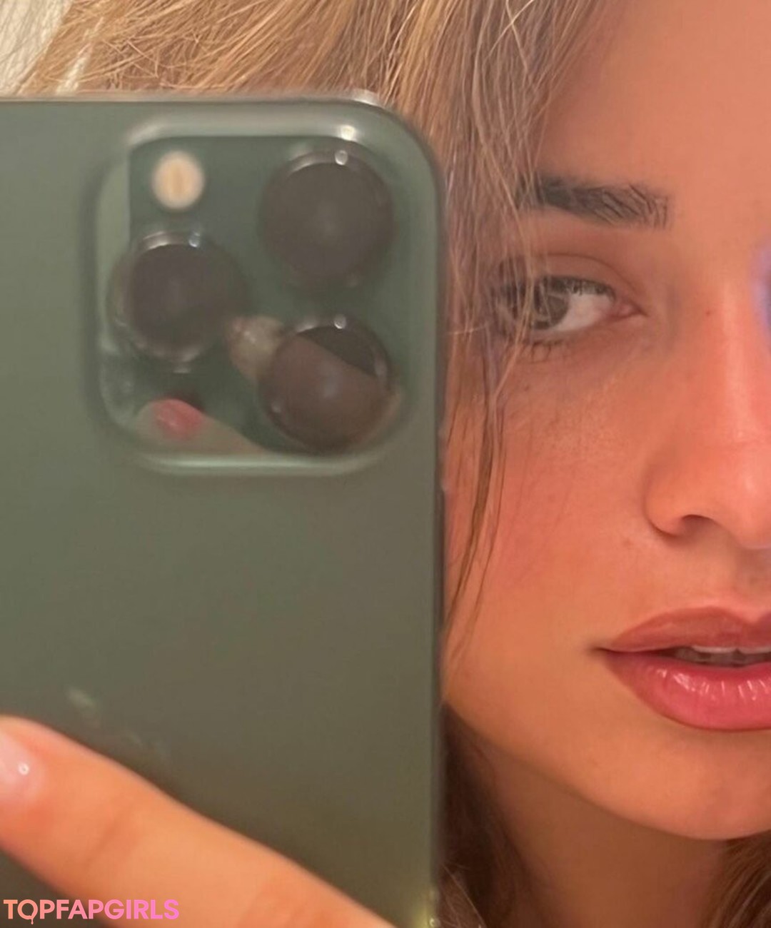 Nacktes geleaktes OnlyFans-Foto von Camila Cabello #1050