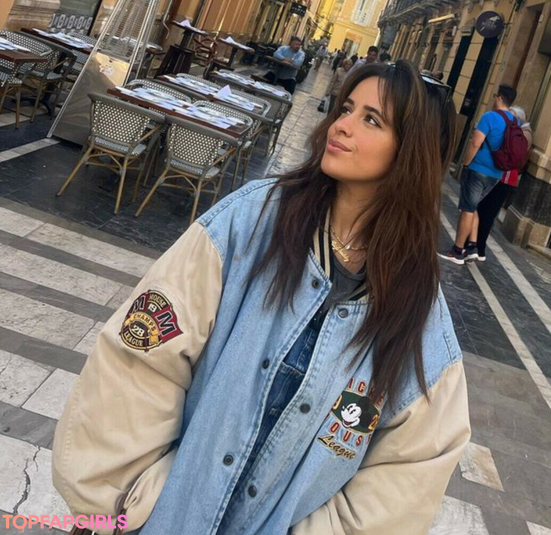 Nacktes geleaktes OnlyFans-Foto von Camila Cabello #1198