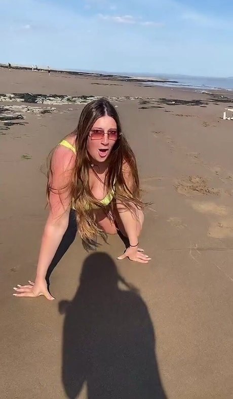 Nacktes geleaktes OnlyFans-Foto von The Blue Dress Girl
