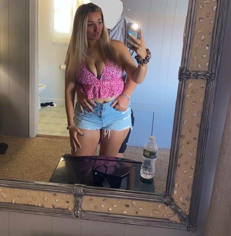 Nacktes geleaktes OnlyFans-Foto von Angelina Cross