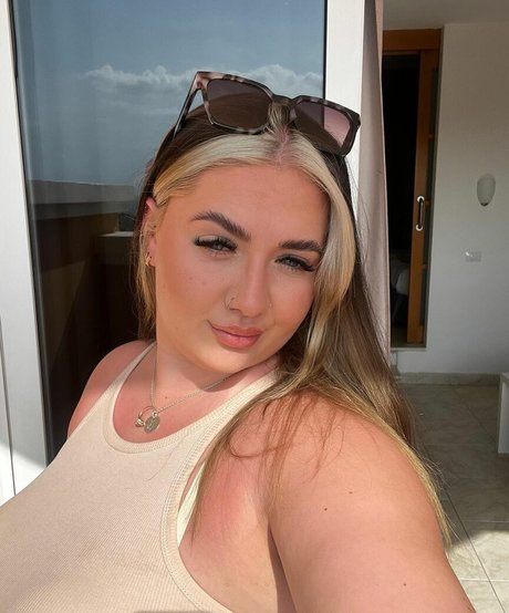 Nacktes geleaktes OnlyFans-Foto von Chelsealeigh
