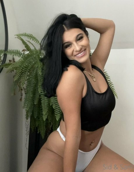 Nacktes geleaktes OnlyFans-Foto von Meandmommy