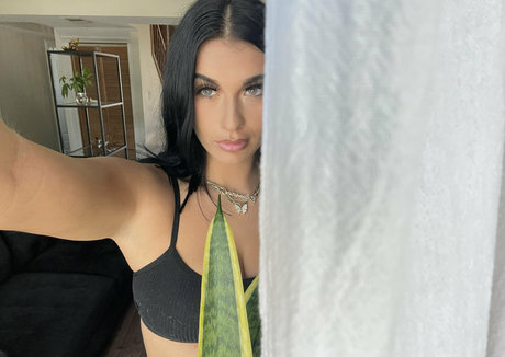 Nacktes geleaktes OnlyFans-Foto von Meandmommy