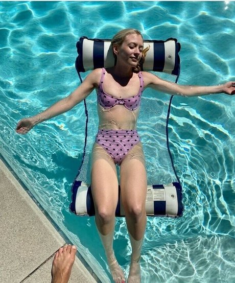 Nacktes geleaktes OnlyFans-Foto von Emily Kinney