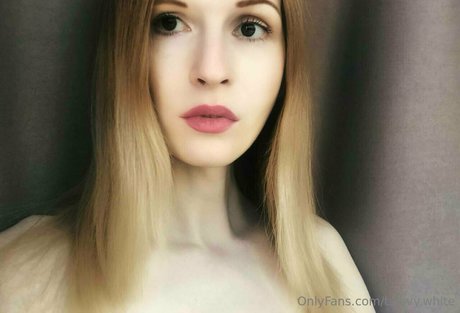 Tsavywhite
