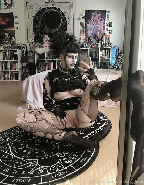 Nacktes geleaktes OnlyFans-Foto von Ghostcvlt