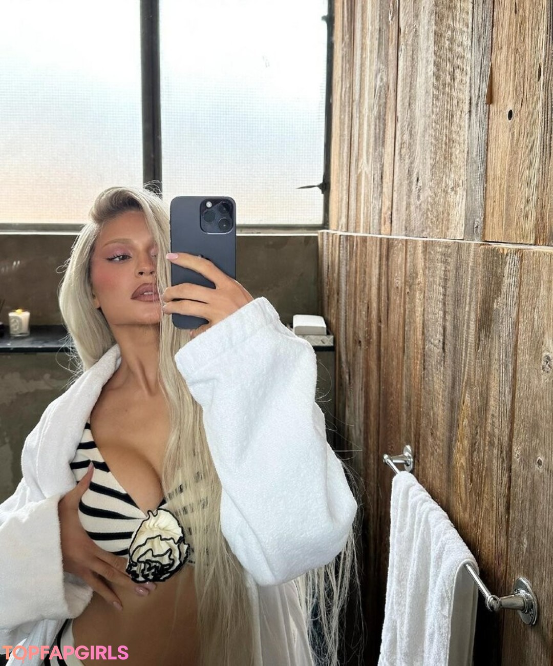 Nacktes geleaktes OnlyFans-Foto von Kylie Jenner #1143