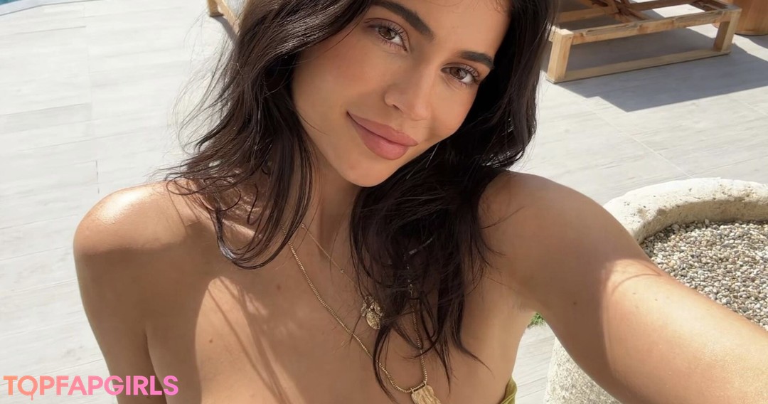 Nacktes geleaktes OnlyFans-Foto von Kylie Jenner #1275