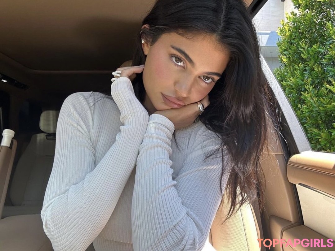Nacktes geleaktes OnlyFans-Foto von Kylie Jenner #1288