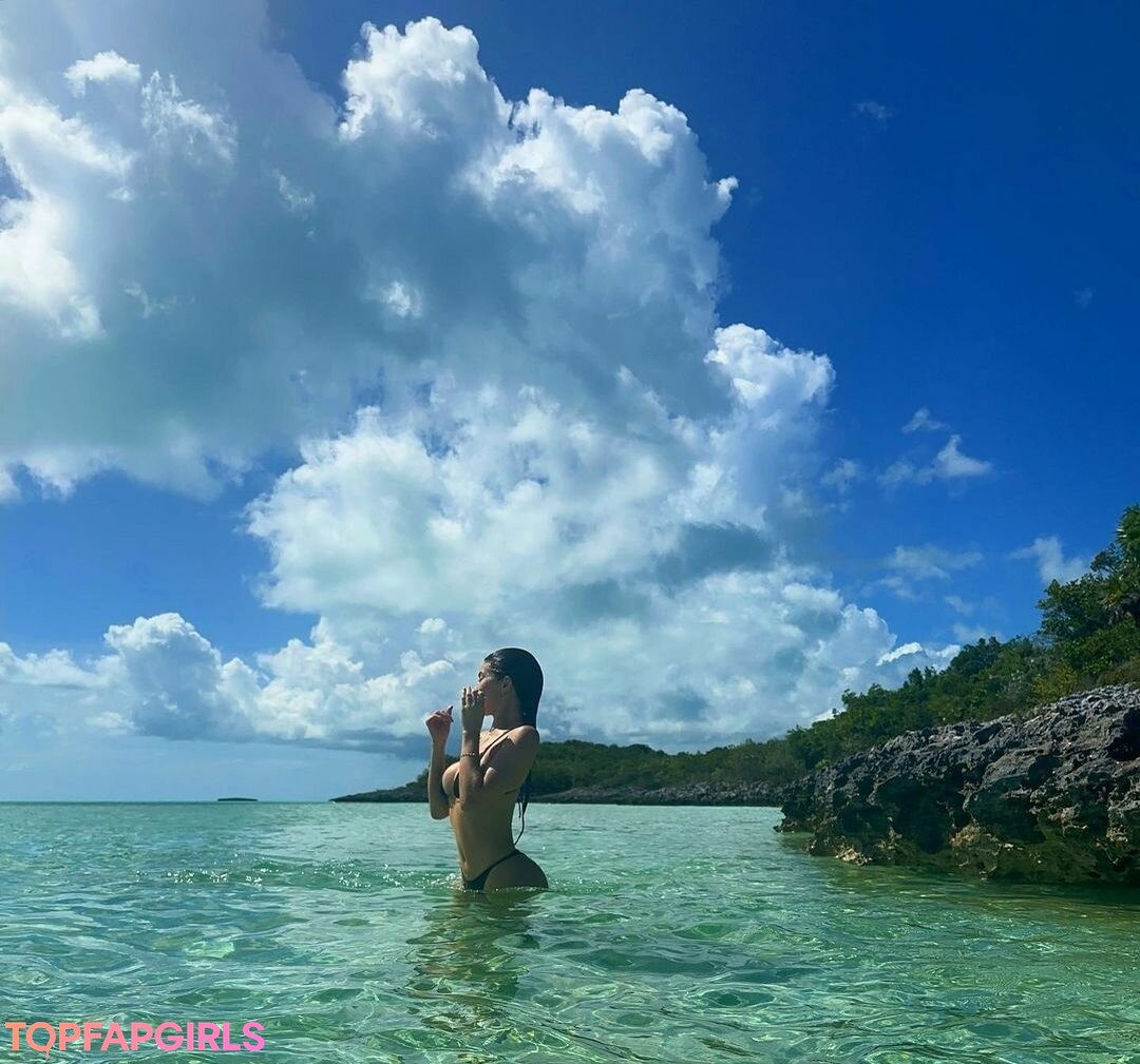 Nacktes geleaktes OnlyFans-Foto von Kylie Jenner #1322