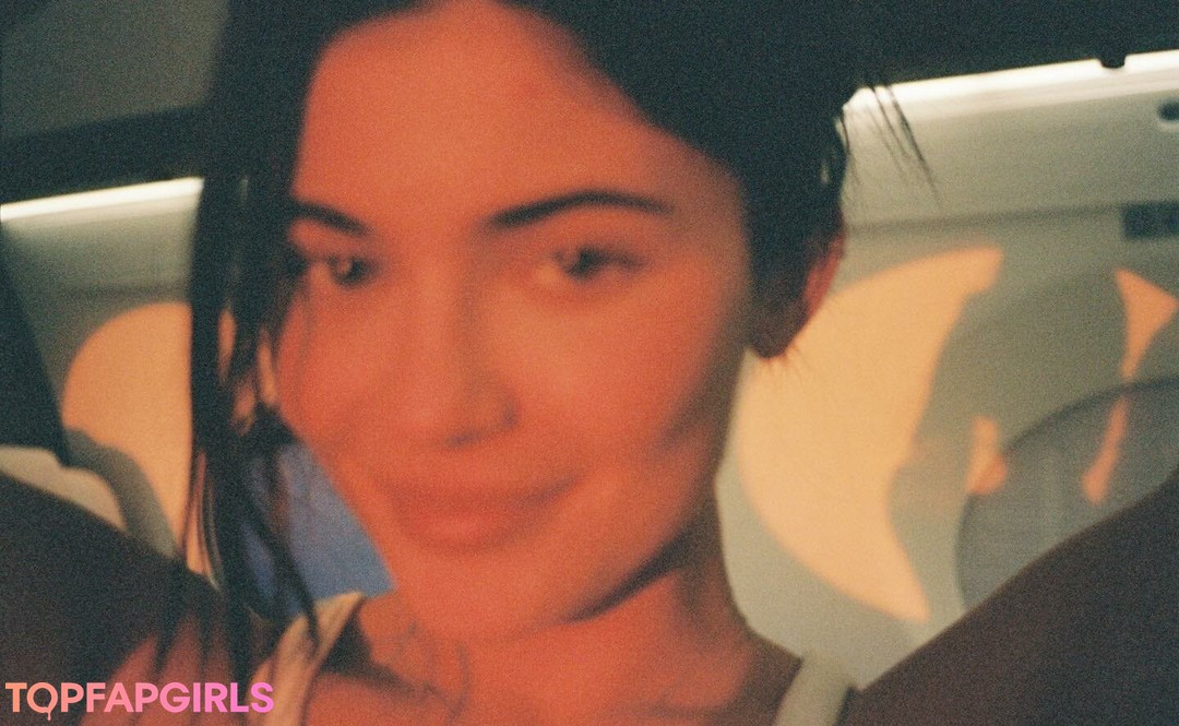 Nacktes geleaktes OnlyFans-Foto von Kylie Jenner #1341
