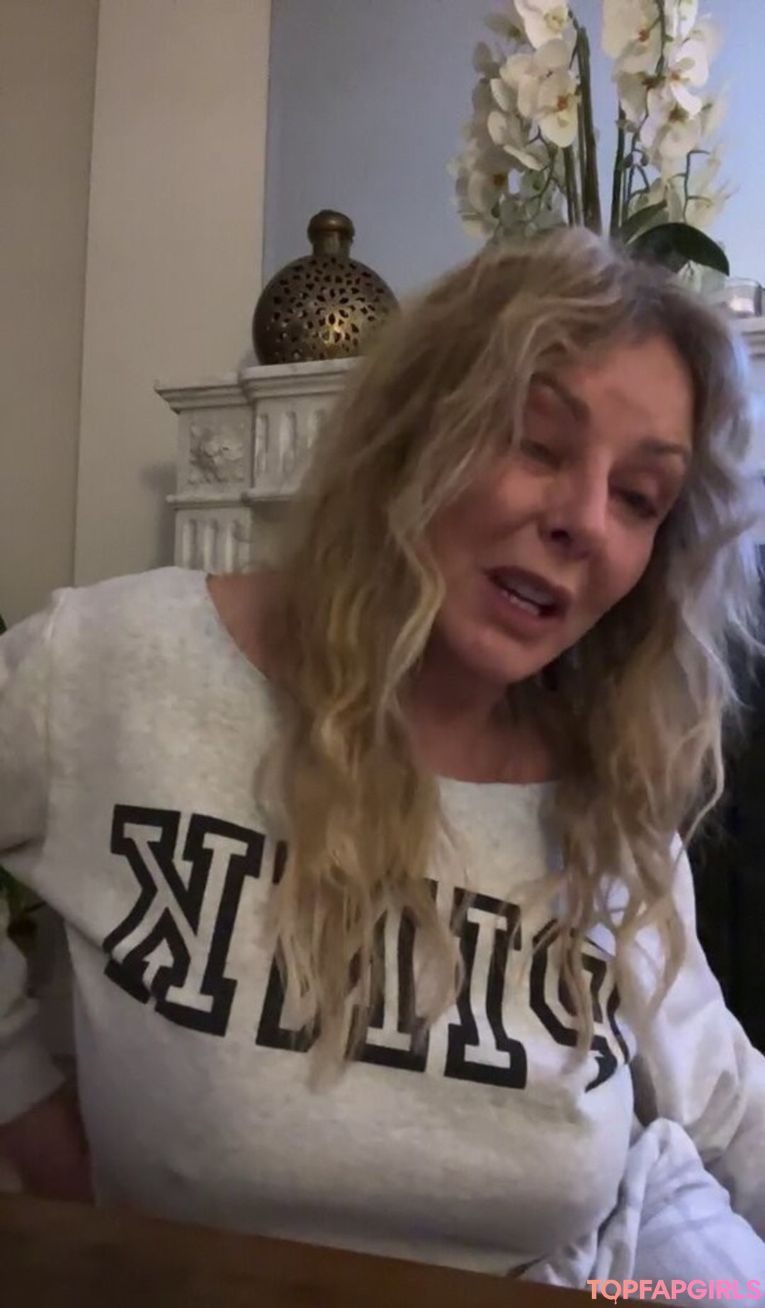 Nacktes geleaktes OnlyFans-Foto von Carol Vorderman #1013