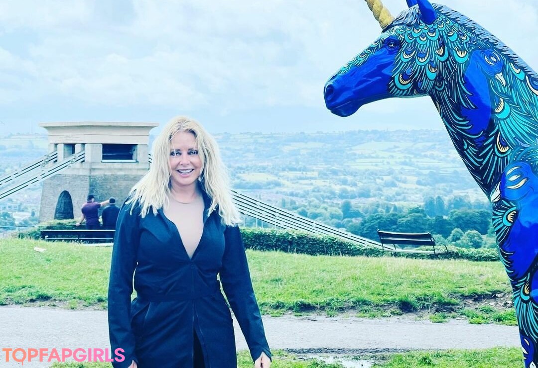 Nacktes geleaktes OnlyFans-Foto von Carol Vorderman #1115