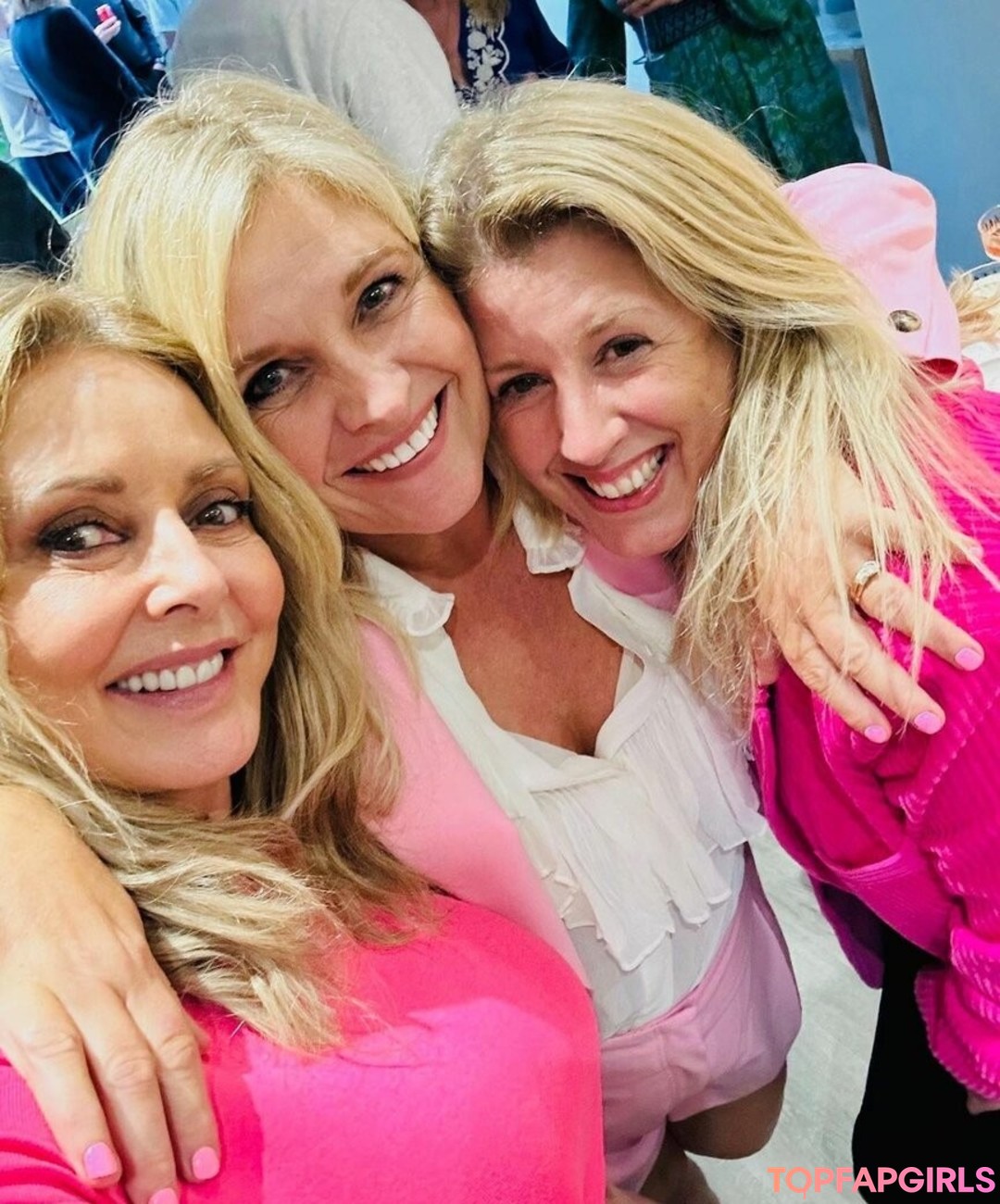 Nacktes geleaktes OnlyFans-Foto von Carol Vorderman #1134