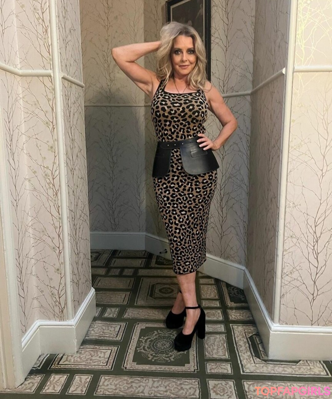 Nacktes geleaktes OnlyFans-Foto von Carol Vorderman #1200
