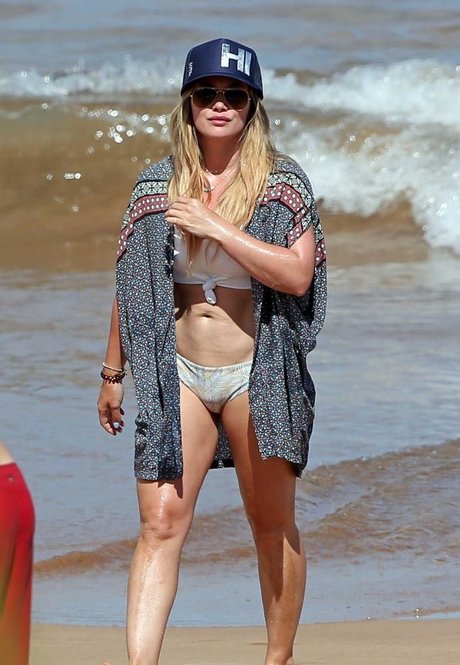 Nacktes geleaktes OnlyFans-Foto von Hilary Duff