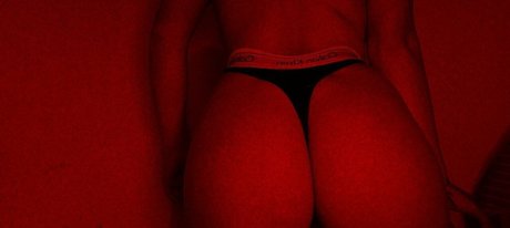 Nacktes geleaktes OnlyFans-Foto von Solcandefree