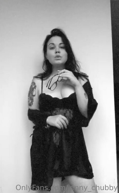 Nacktes geleaktes OnlyFans-Foto von Jennychubby