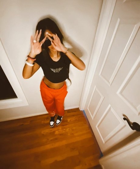 Nacktes geleaktes OnlyFans-Foto von Lyla Troglin