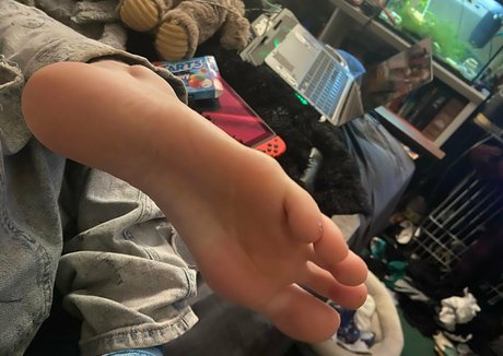 Nacktes geleaktes OnlyFans-Foto von Feetiecutieee