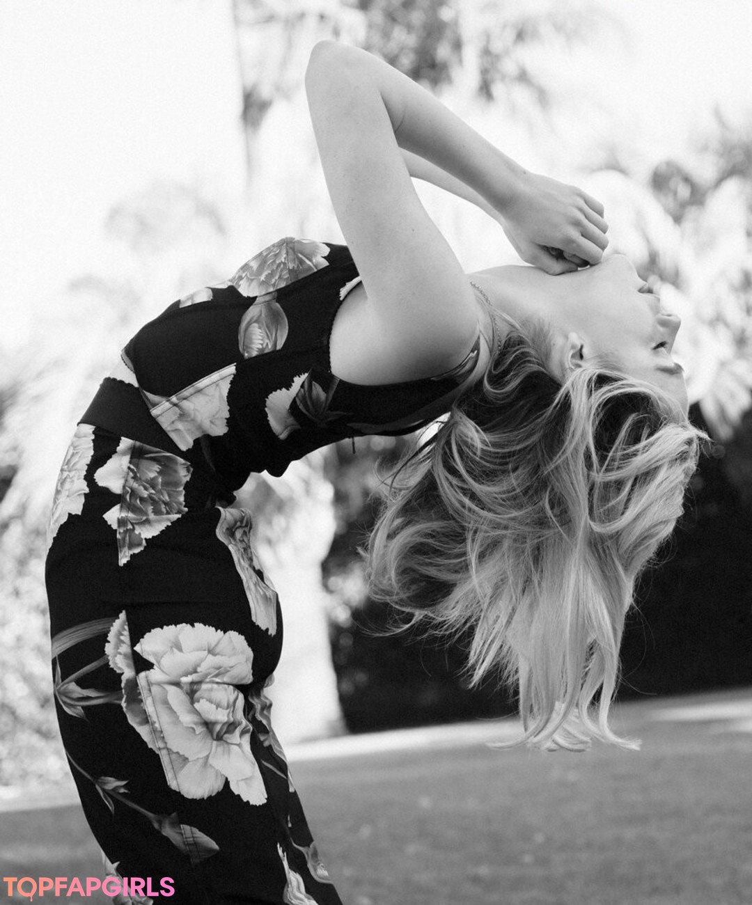 Nacktes geleaktes OnlyFans-Foto von Kiernan Shipka #1044