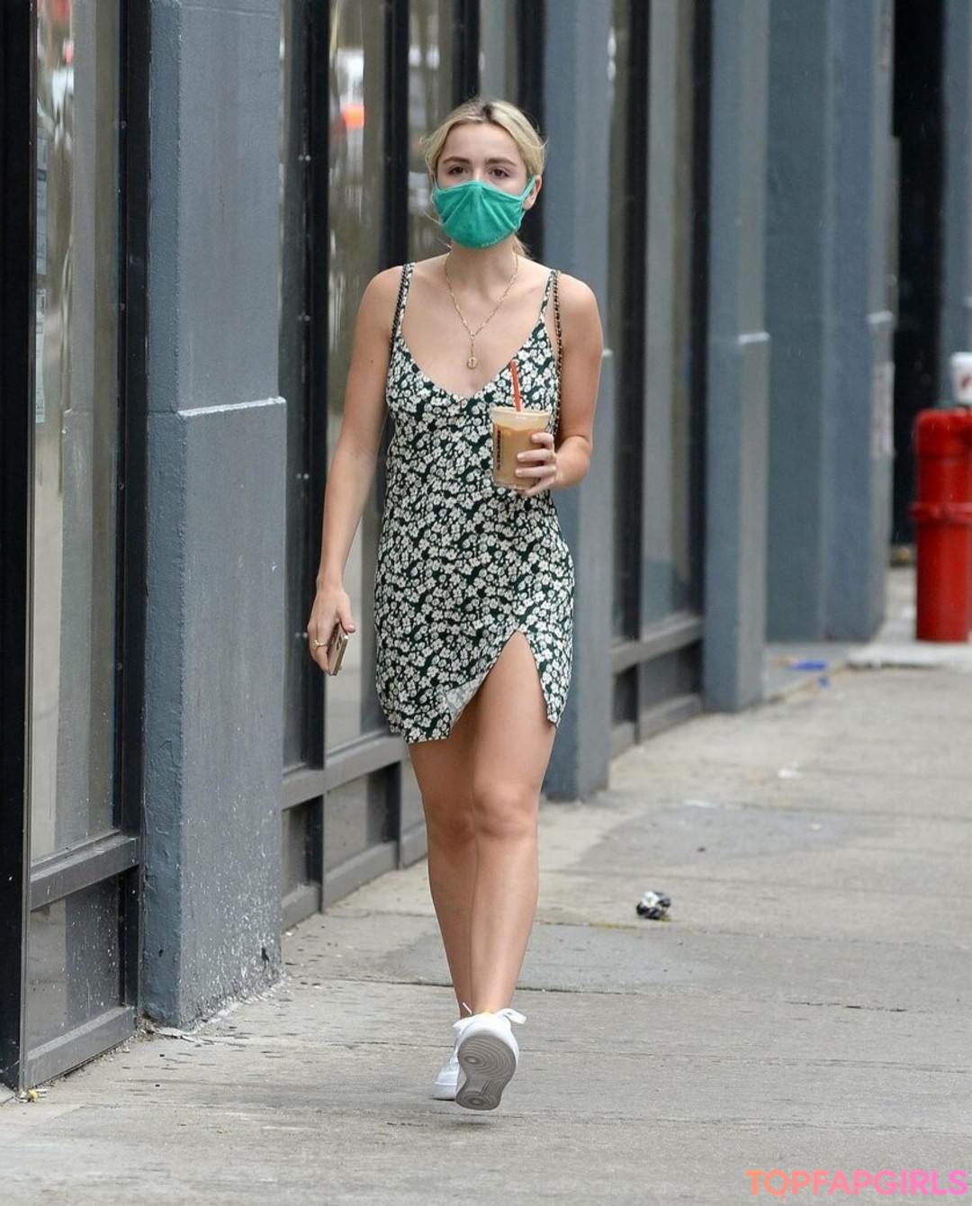 Nacktes geleaktes OnlyFans-Foto von Kiernan Shipka #1078
