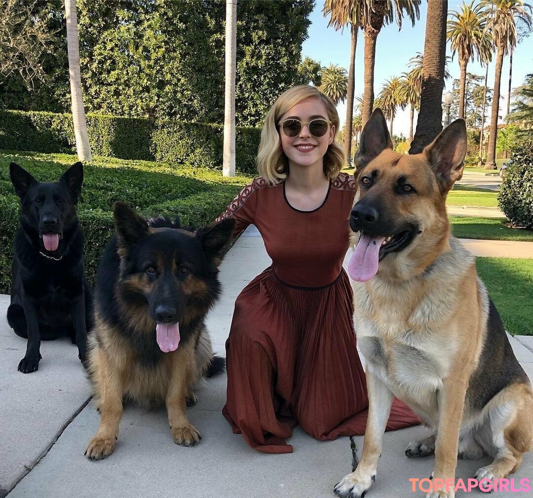Nacktes geleaktes OnlyFans-Foto von Kiernan Shipka #1130