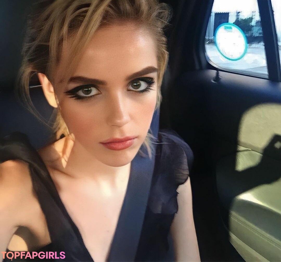 Nacktes geleaktes OnlyFans-Foto von Kiernan Shipka #1133