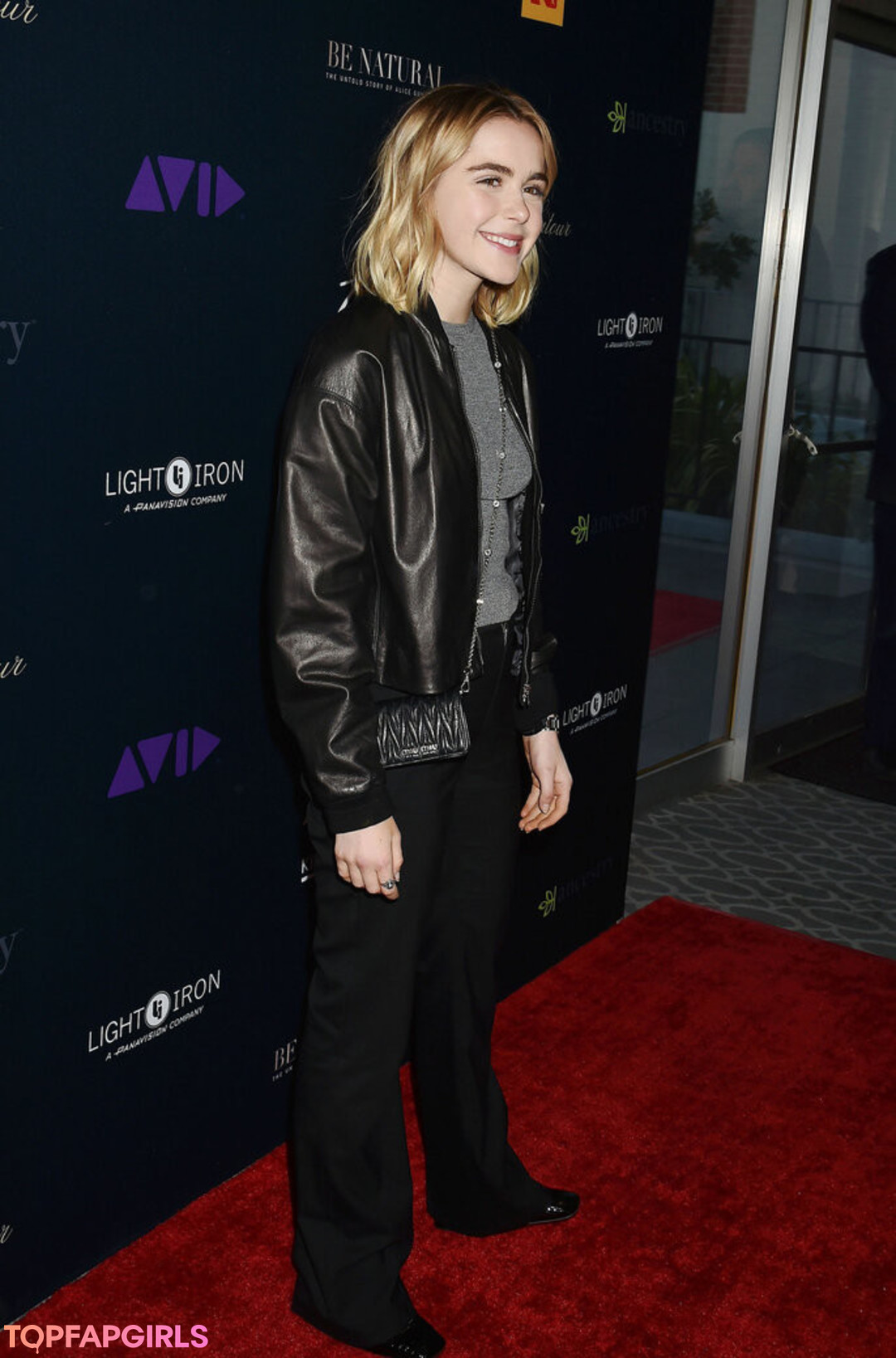 Nacktes geleaktes OnlyFans-Foto von Kiernan Shipka #1221