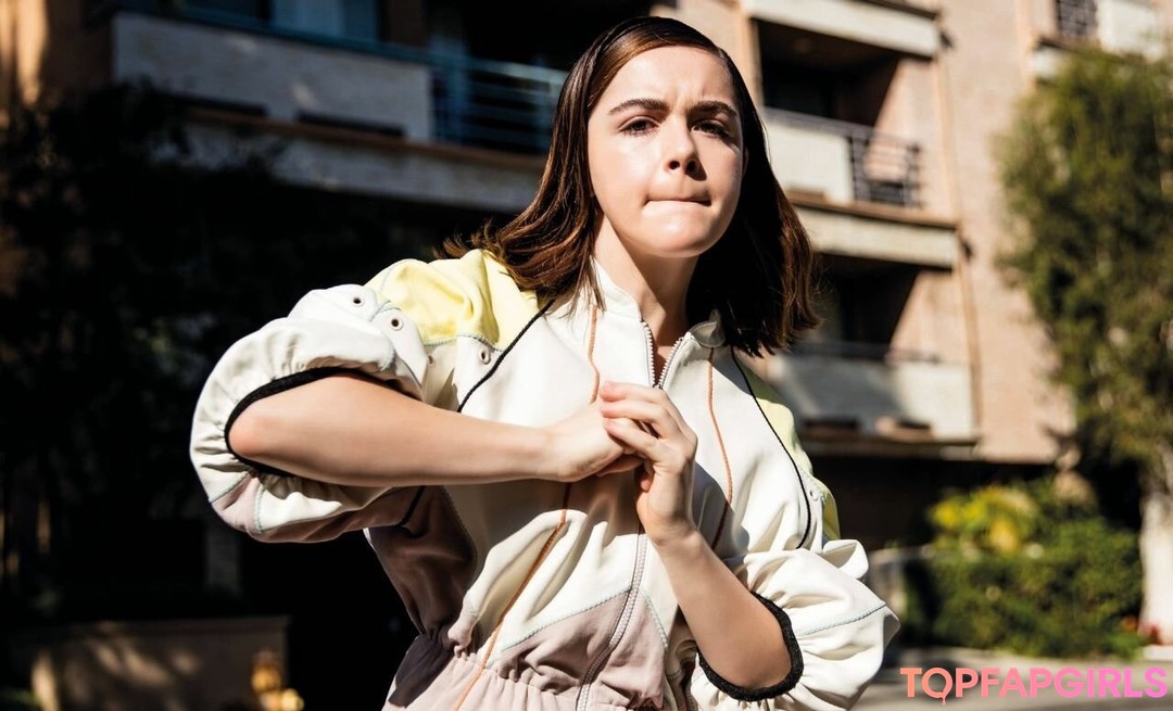 Nacktes geleaktes OnlyFans-Foto von Kiernan Shipka #1251