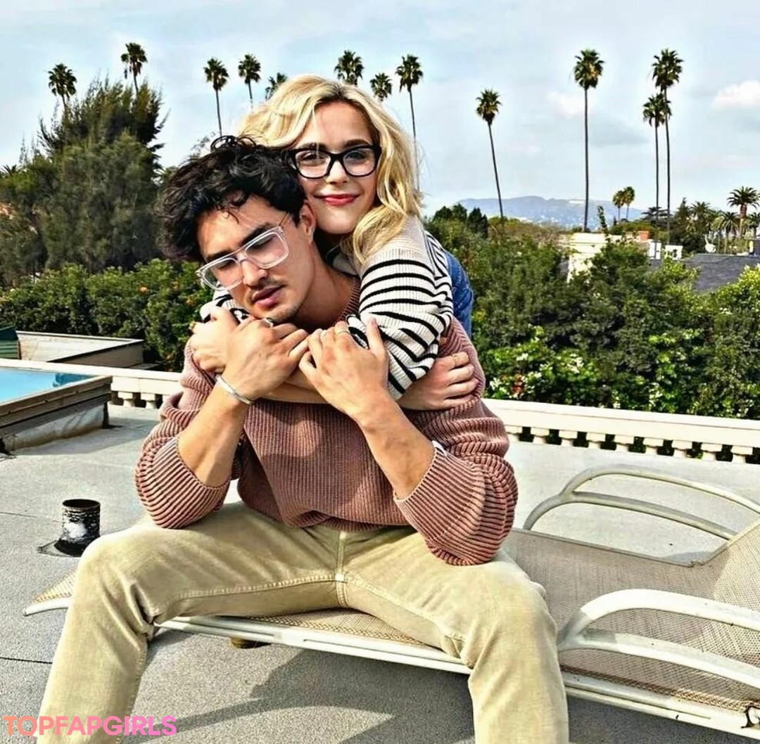 Nacktes geleaktes OnlyFans-Foto von Kiernan Shipka #1253