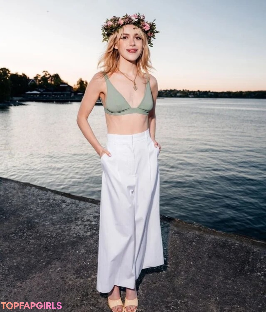 Nacktes geleaktes OnlyFans-Foto von Kiernan Shipka #1266