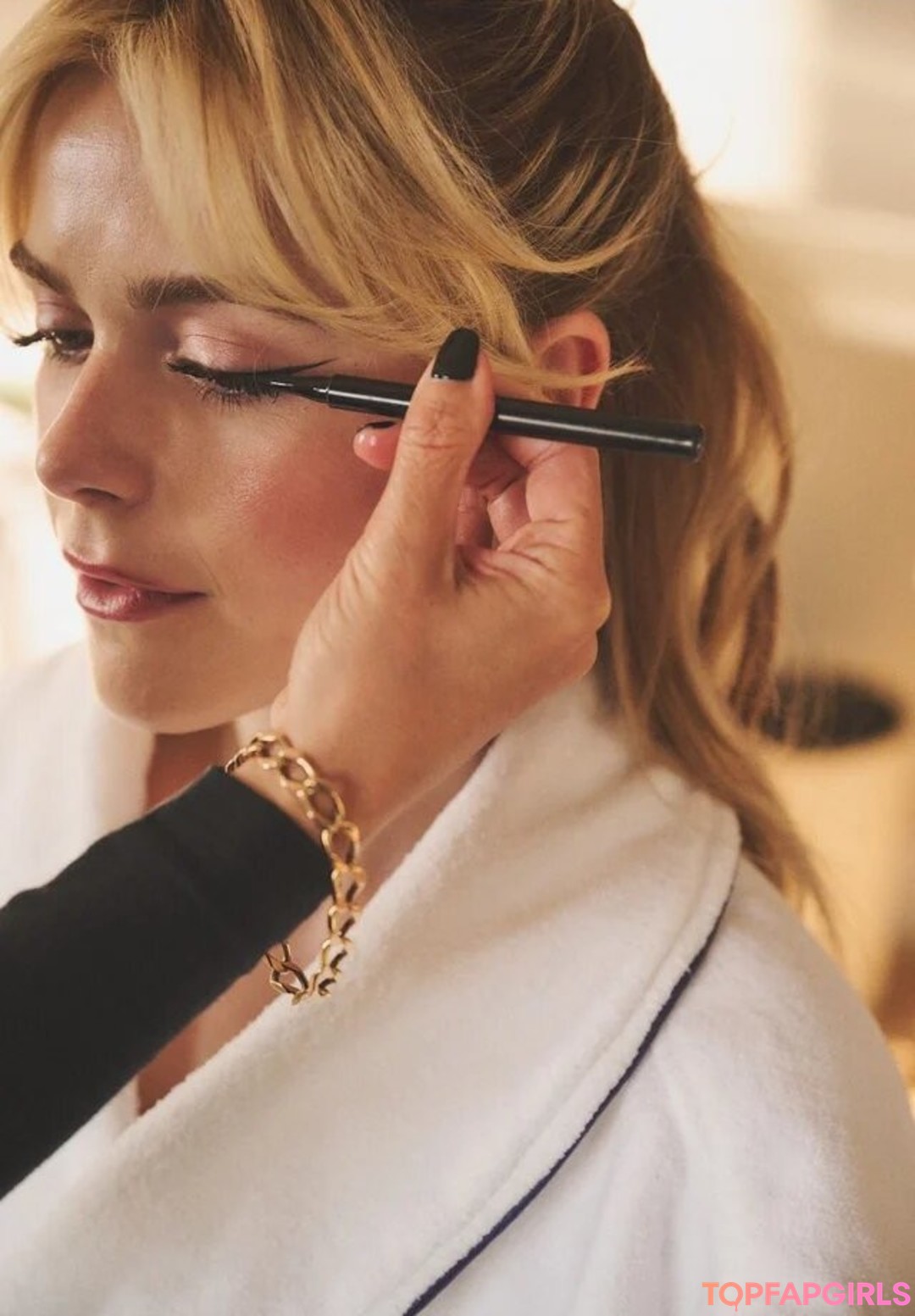 Nacktes geleaktes OnlyFans-Foto von Kiernan Shipka #1288