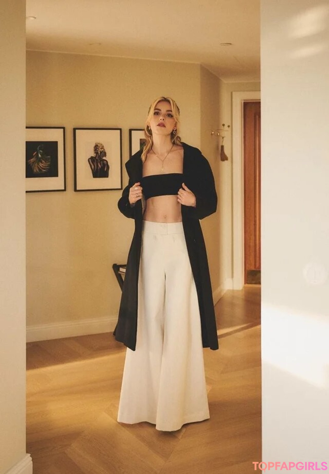 Nacktes geleaktes OnlyFans-Foto von Kiernan Shipka #1291